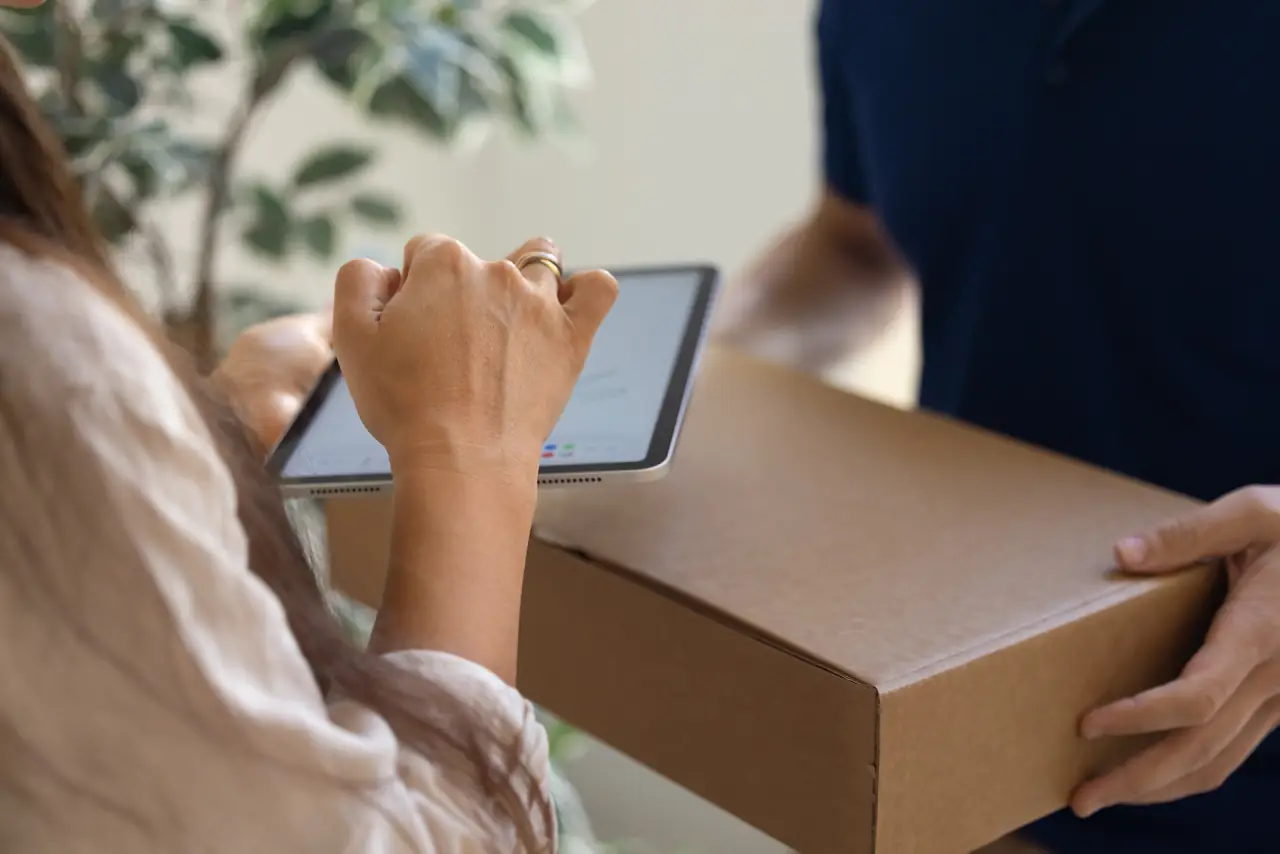 Post- und Paketannahmeservice im Büro